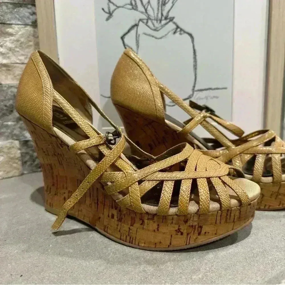 Bakers Porsha beige man made strappy sandal cork platform wedges 6.5B Size 6.5 - Image 5