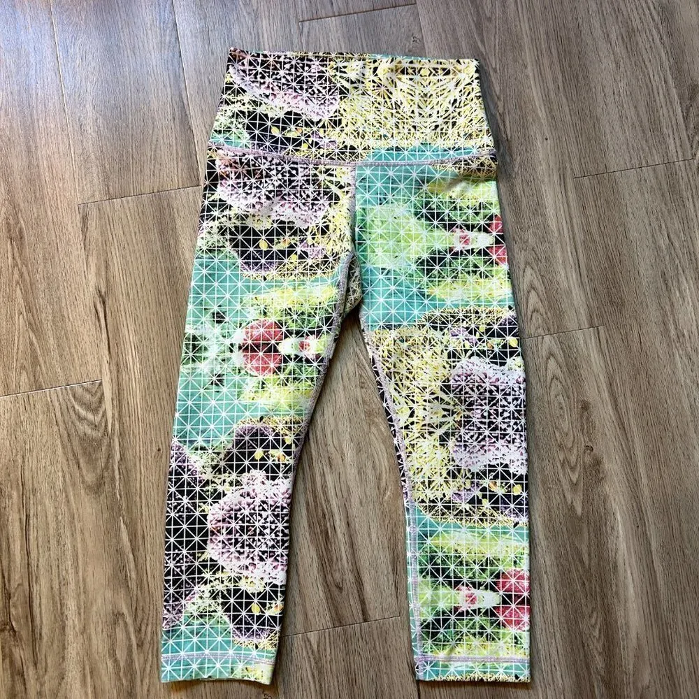 Lululemon Under Crop Leggings II Full-On Luon in Paradise Grid Very Green Multi - Image 5