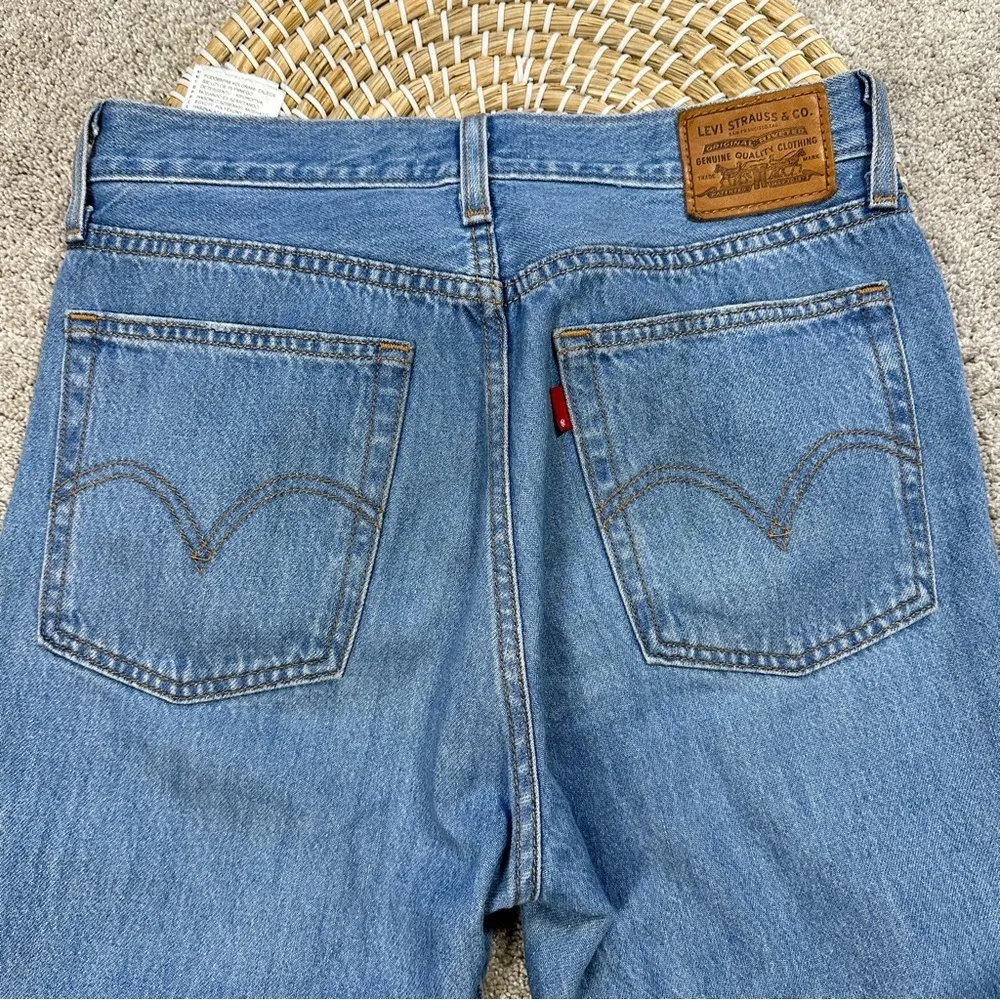 Levi’s Premium Women’s Wedgie Straight Leg Jeans High Rise Distressed Raw Hem 26 - Image 7