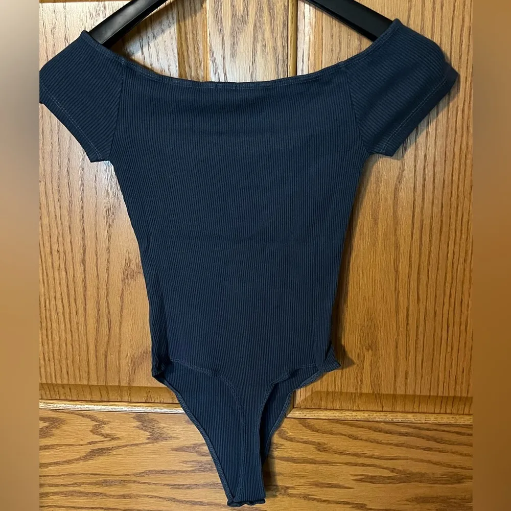 Monrow blue steel off the shoulder body suit with front cutout size small - Image 8