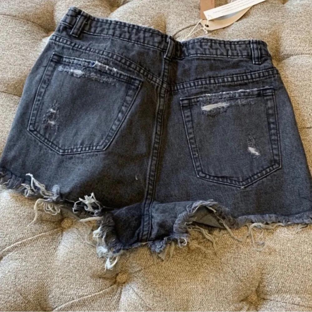 Distressed Denim  Shorts‎ - Image 6