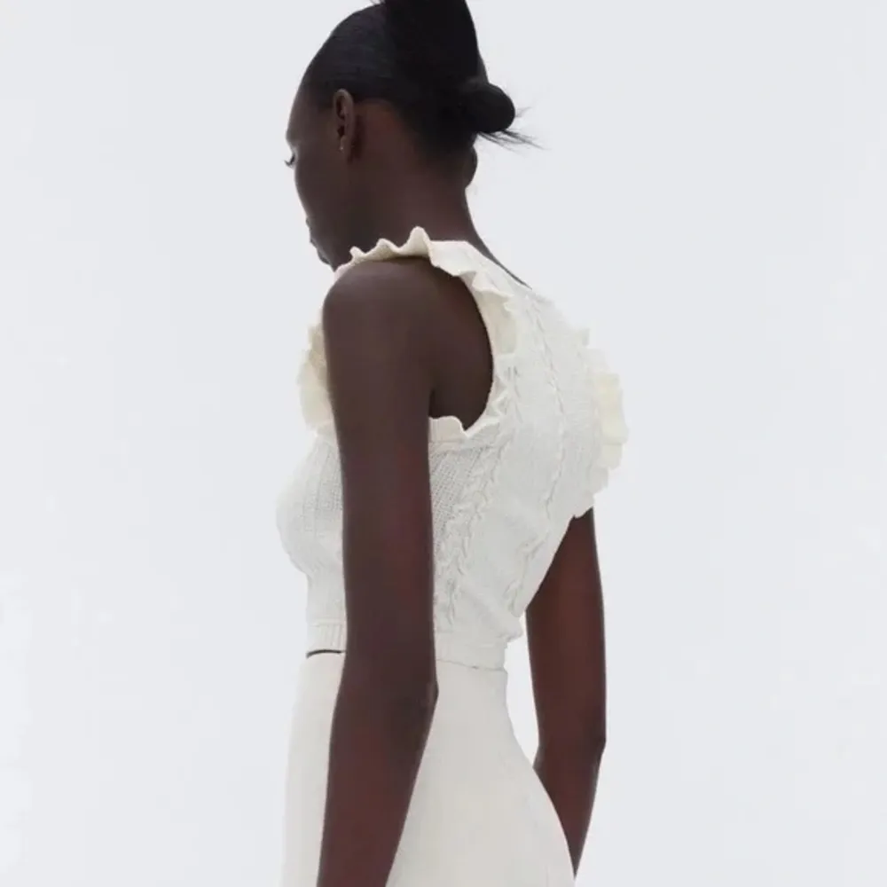 NWT ZARA CABLE KNIT RUFFLED TOP IVORY LARGE BOHEMIAN - Image 4