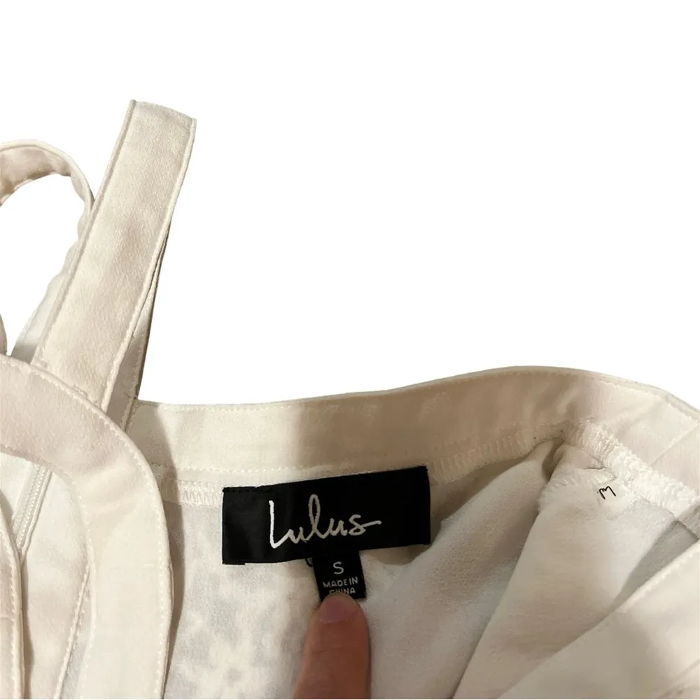 White Lulu’s Halter Dress. Top of Dress Has a Floral Lace Detail and Zips - Image 5