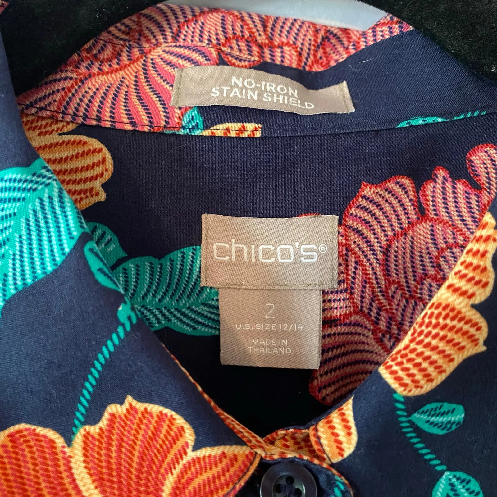 Chico's No-Iron Navy Blue Floral Button Down Shirt Cotton Women size 2 / 12 / 14 - Image 2