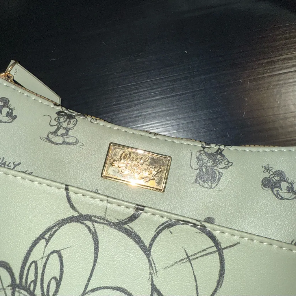 Disney green Crossbody Bag with Mickey Mouse Design - Image 4
