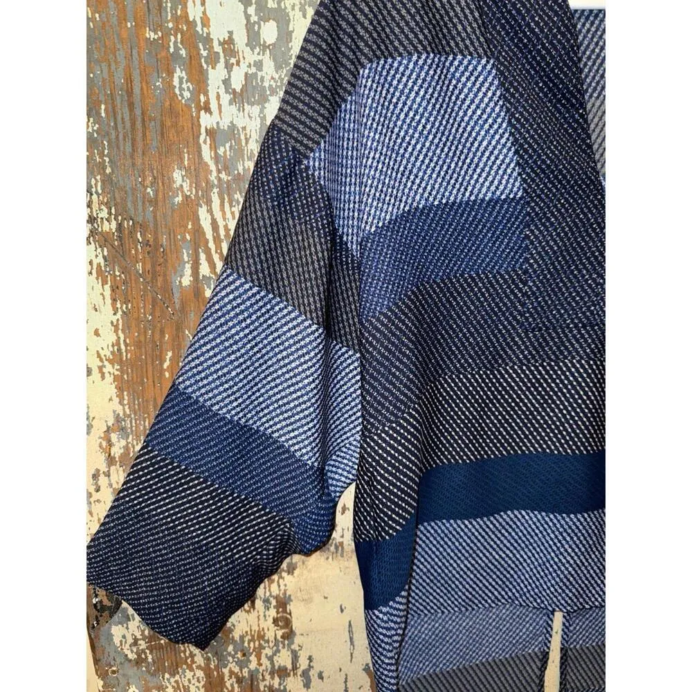 BCBGMaxazria Womens blouse, size XS, blue black - Image 3