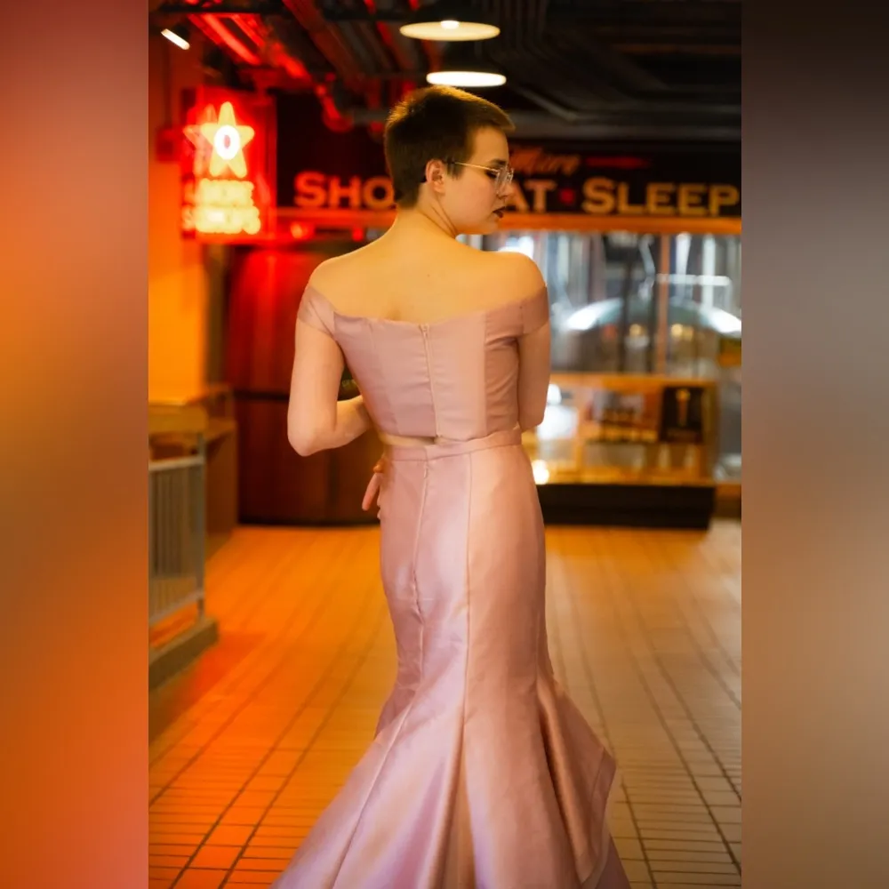 Pink Mermaid two-piece dress size small by - Image 3