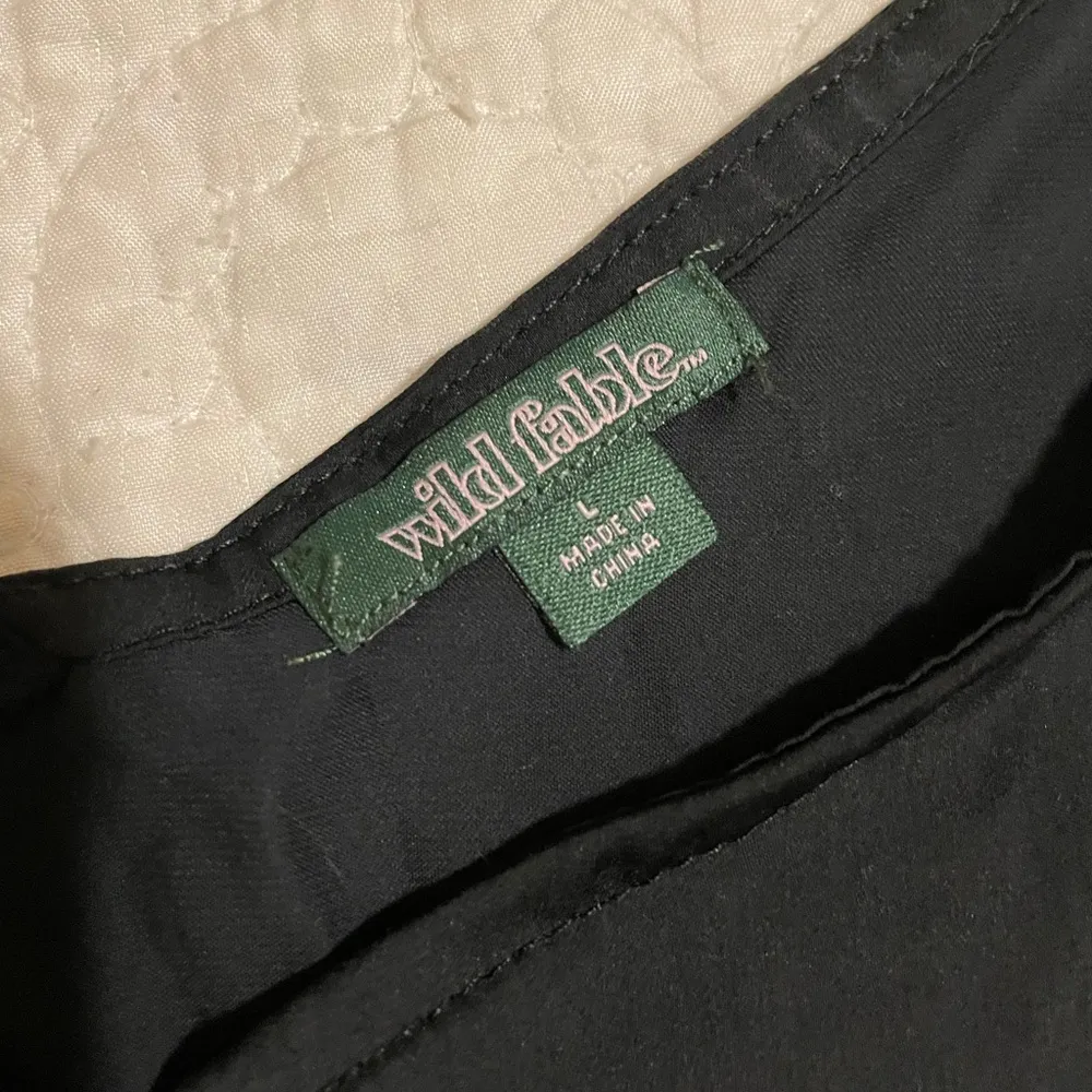 Wild Fable Black Flowy Button-Up Cropped Tank Top - Image 2