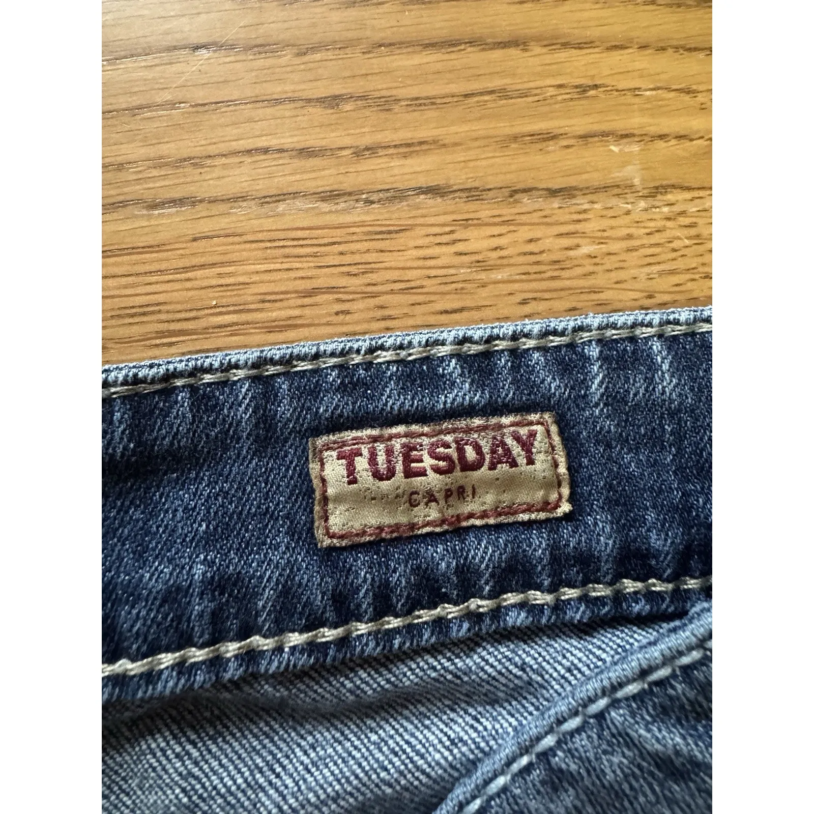 Silver Jeans Tuesday Low Rise Capri Size W29 Summer Travel Vacation Denim City - Image 4