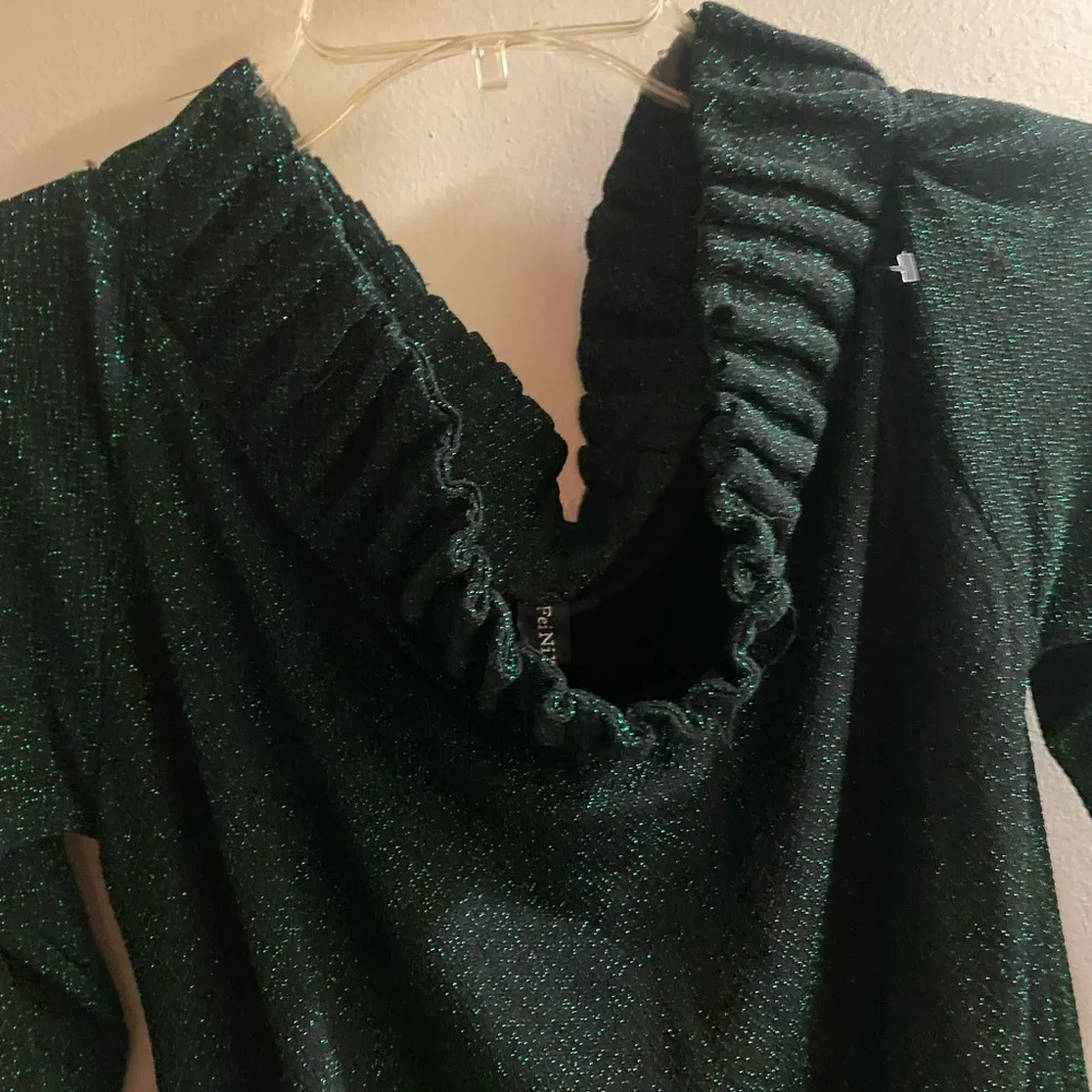 Fei Ni Ya Women’s black with Green Glitter Dress L Large Bust 42” large neck - Image 2