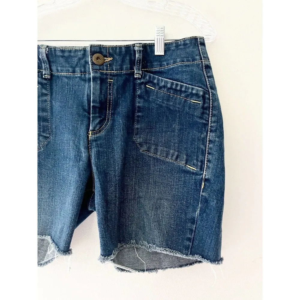 Levi’s Vintage Stretch Denim Raw Hem Mid Rise Shorts Womens Size 10 - Image 3