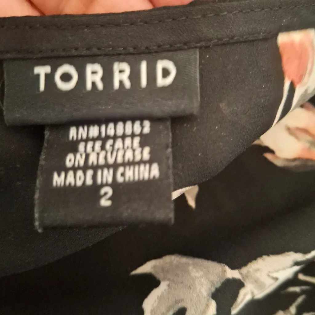Torrid Sz 2 Floral Black Tunic Top - Image 12