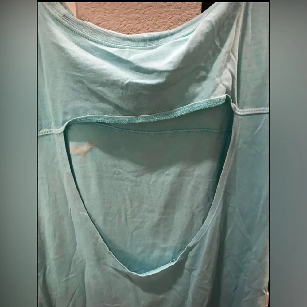 VS PINK Long Sleeve Top w/ V-Cut Back - Size: Large - Image 6