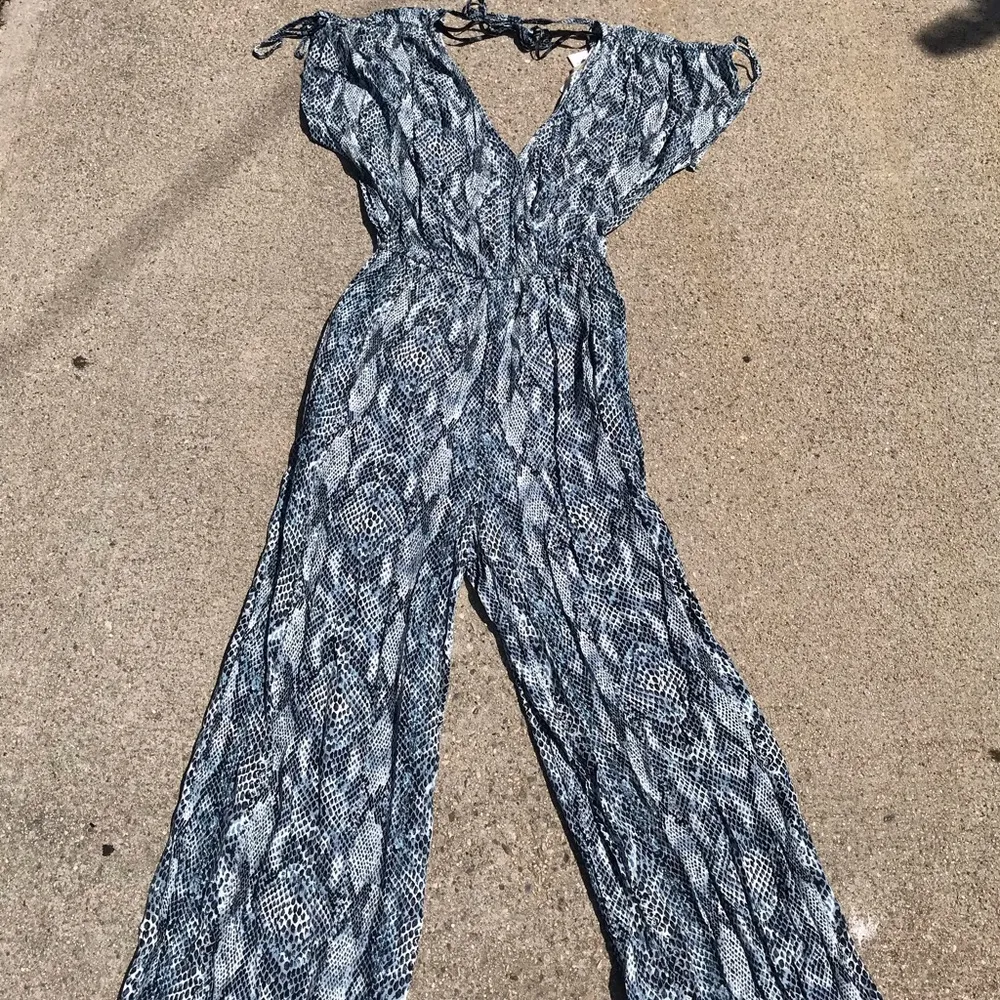 Band of Gypsies Morgan Snake Print Jumpsuit size S - Image 8