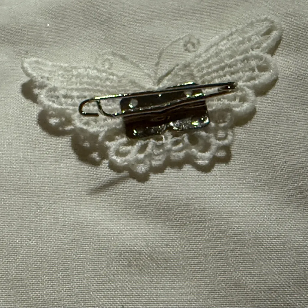 White Butterfly Lace Brooch - Image 3