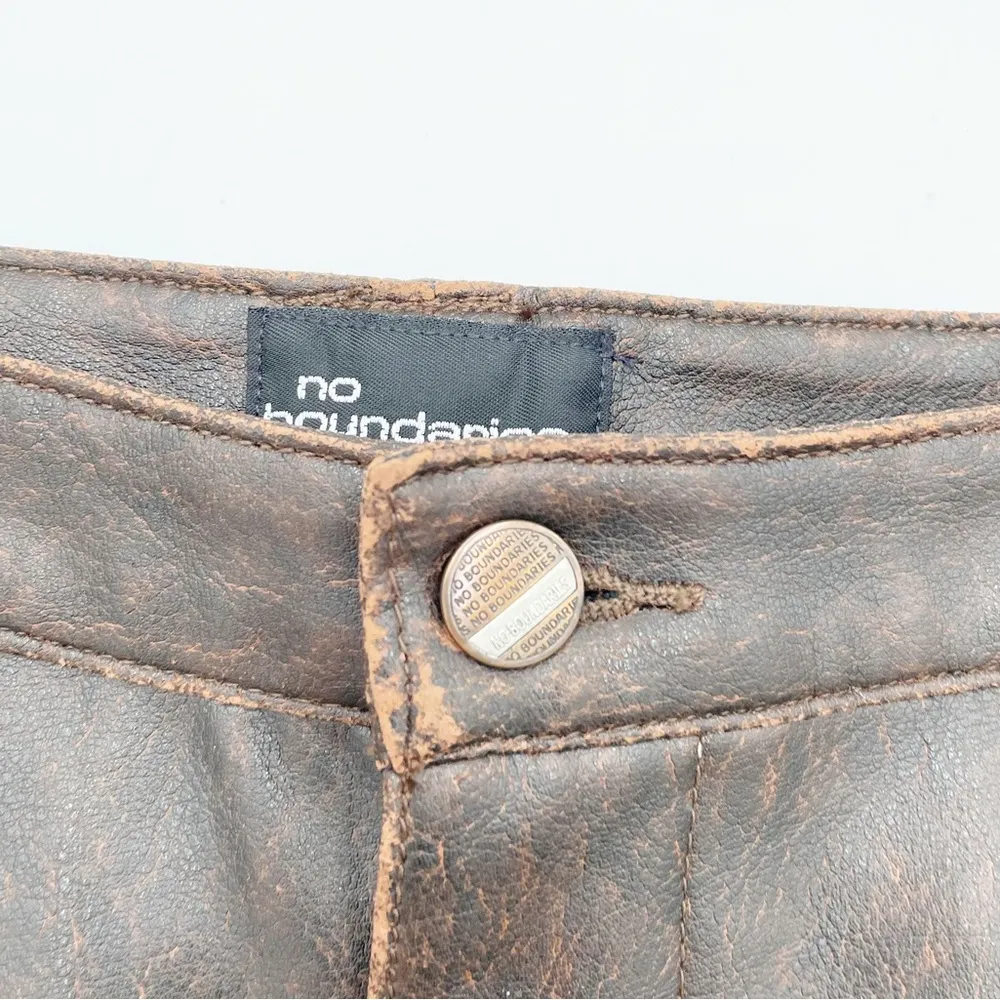 Vintage 90s Y2K No Boundaries PVC Faux Leather Stitch Detail Brown Mini Skirt - Image 4