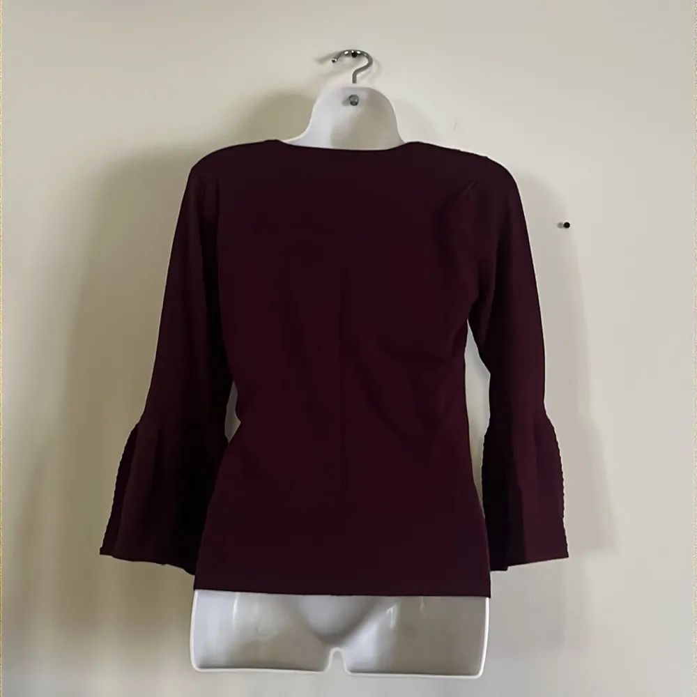 New York & Company 7th Avenue bell sleeve sweater - Image 4