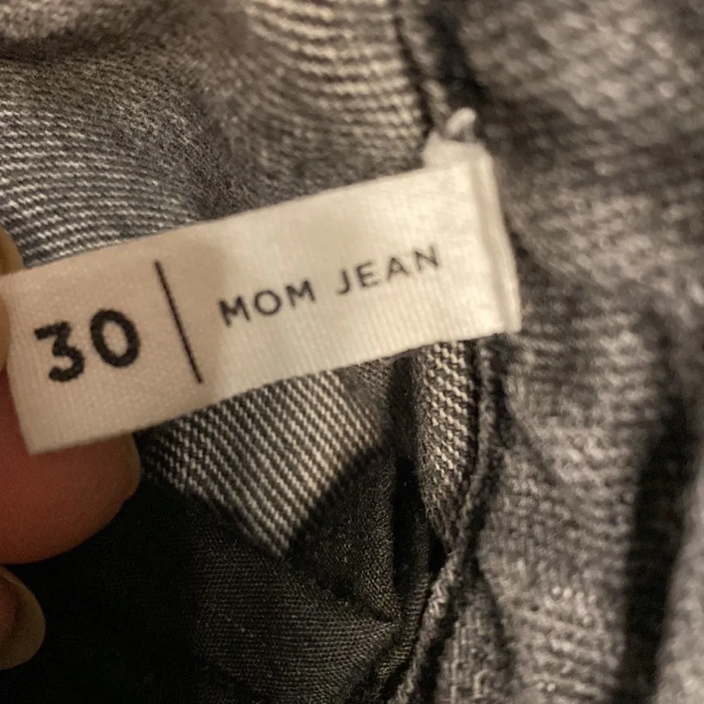 PACSUN Distressed Grey Mom Jeans Size 30 - Image 9
