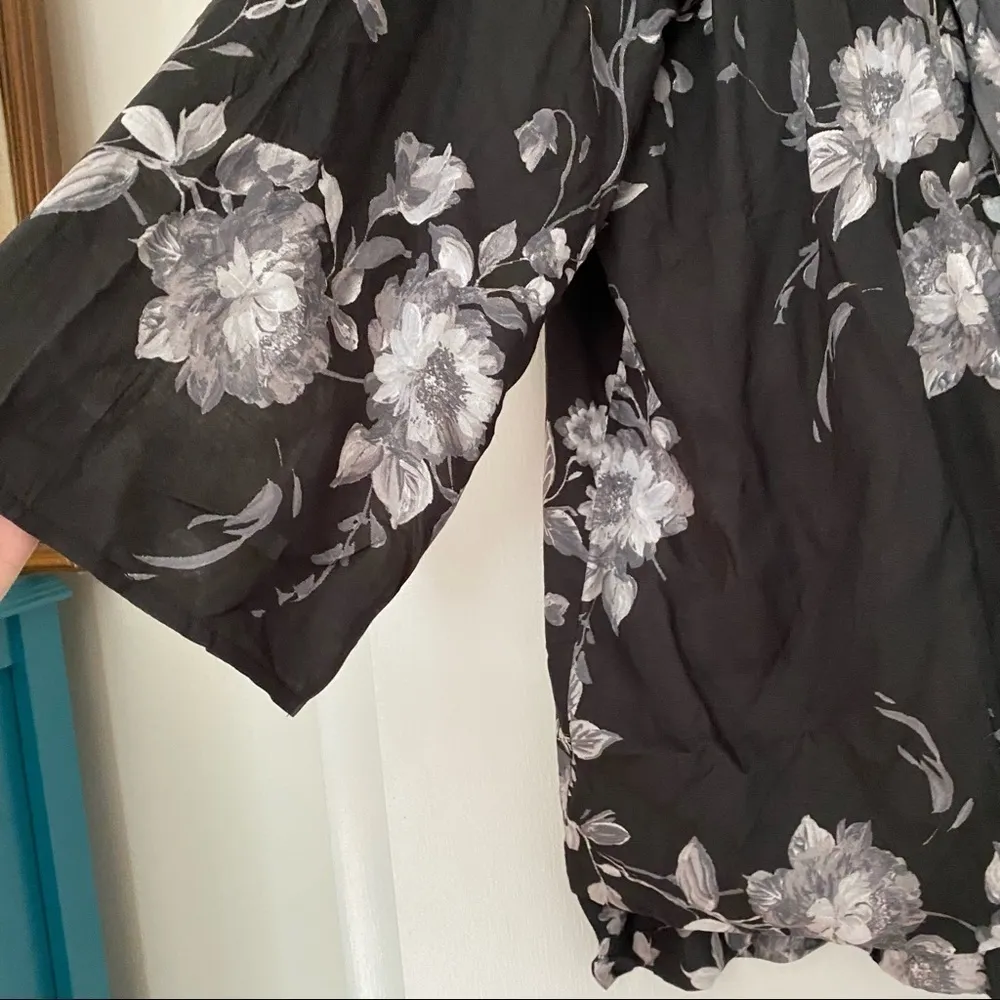 Tolani Floral Print Surplice Wrap Blouse NEW - Image 4