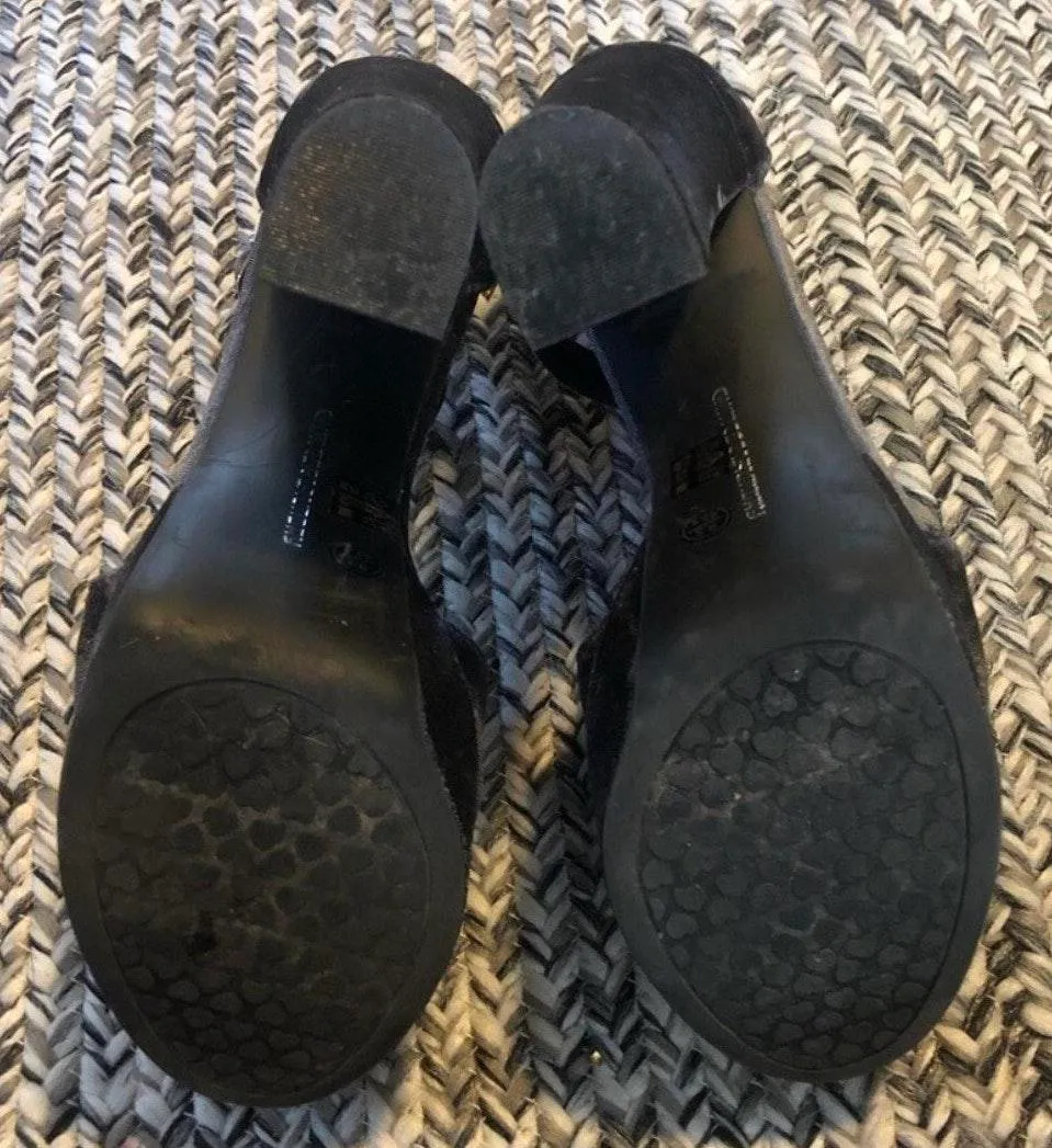 Grey  heels - Image 3