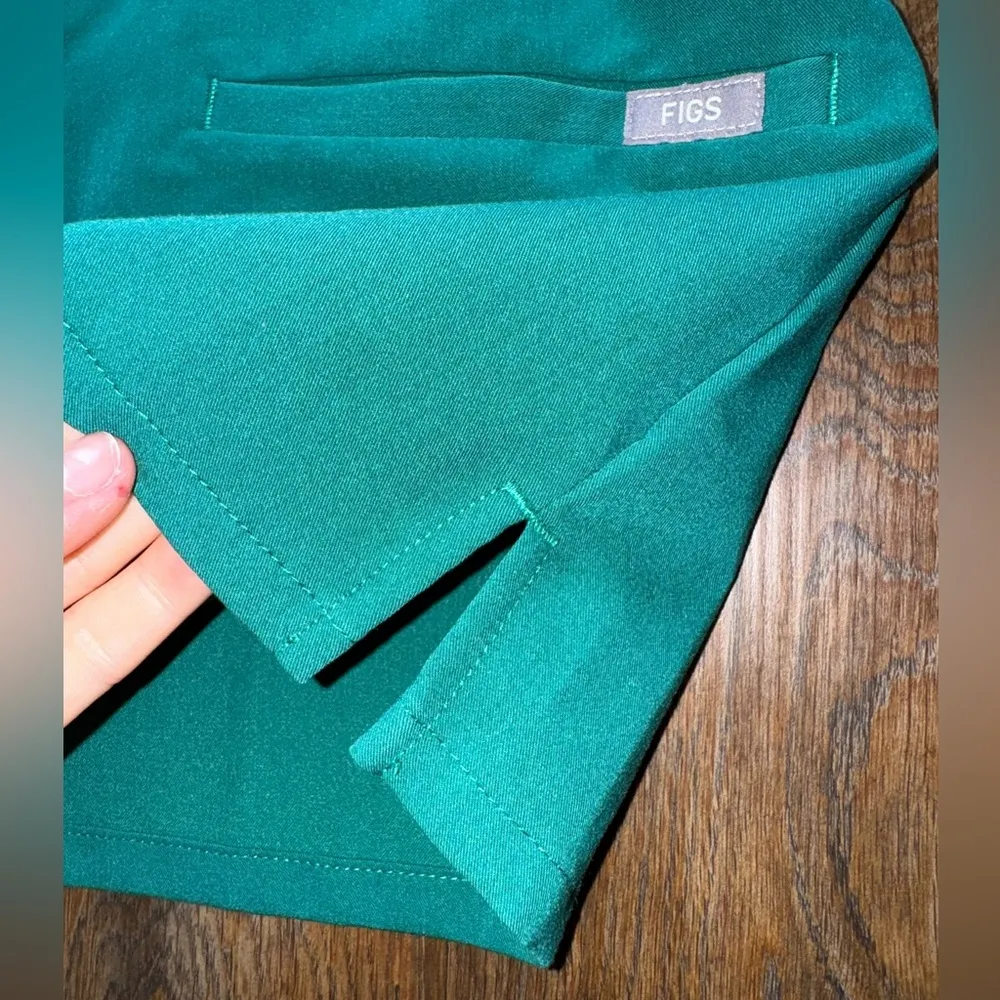 Figs Hunter Green Scrub Top - Image 5