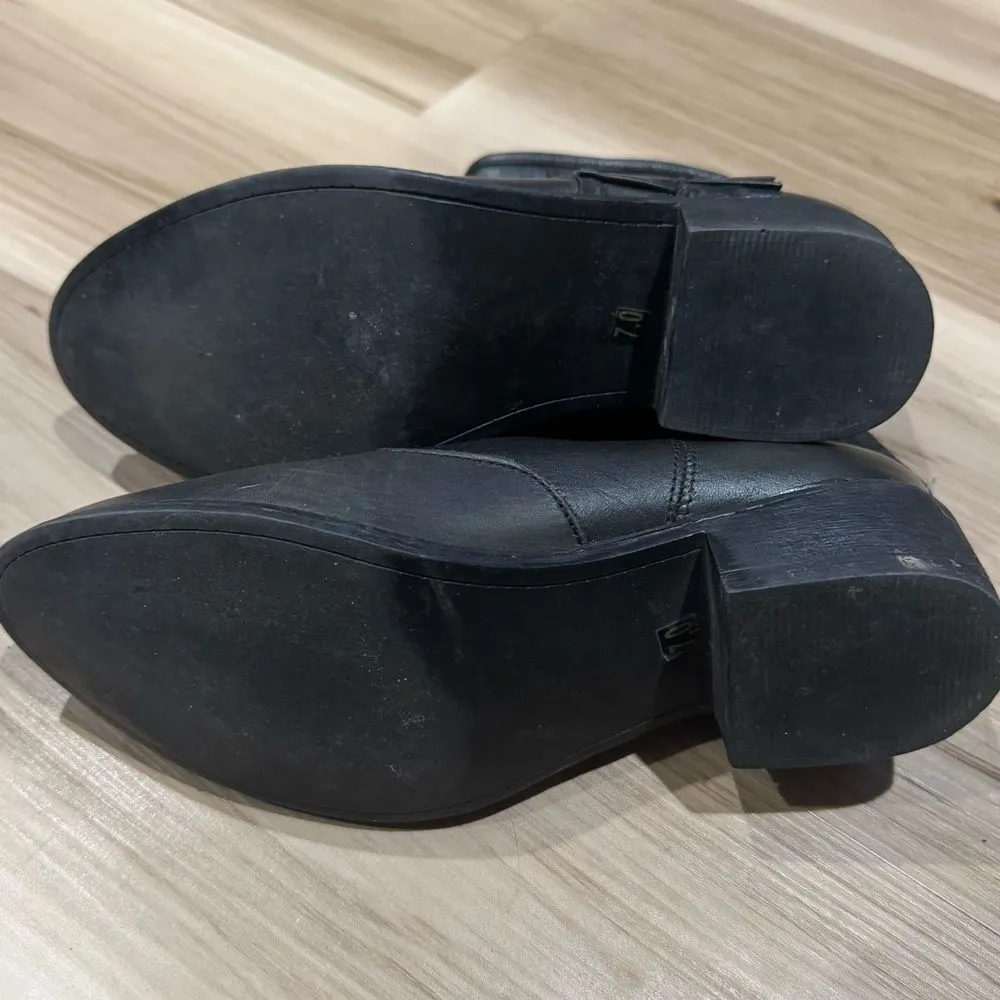 Betsey Johnson Sealia Black Leather Ruffle Ankle Booties Women’s 7 - Image 4