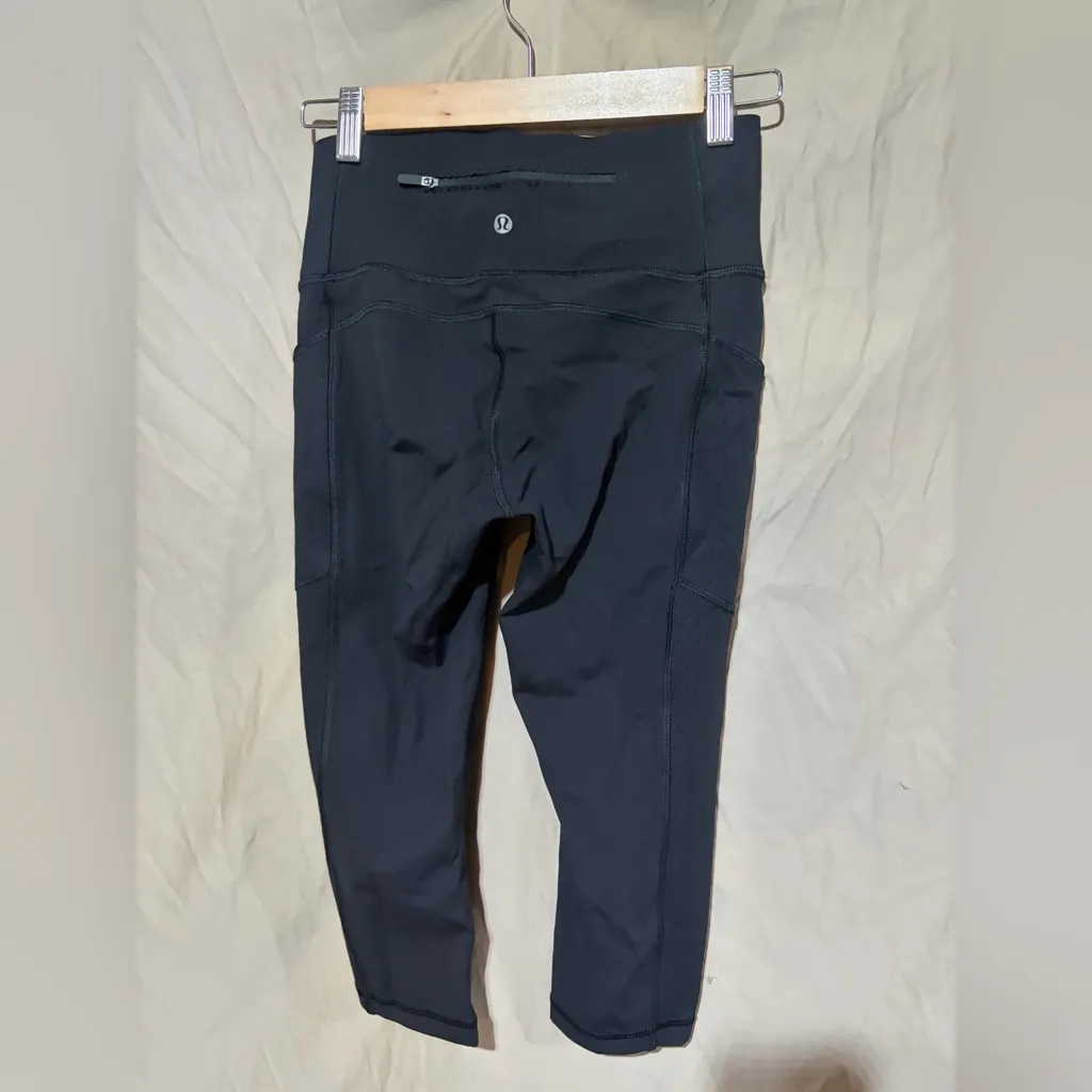 Lululemon Mind Over Miles Crop (17" ) - Image 4