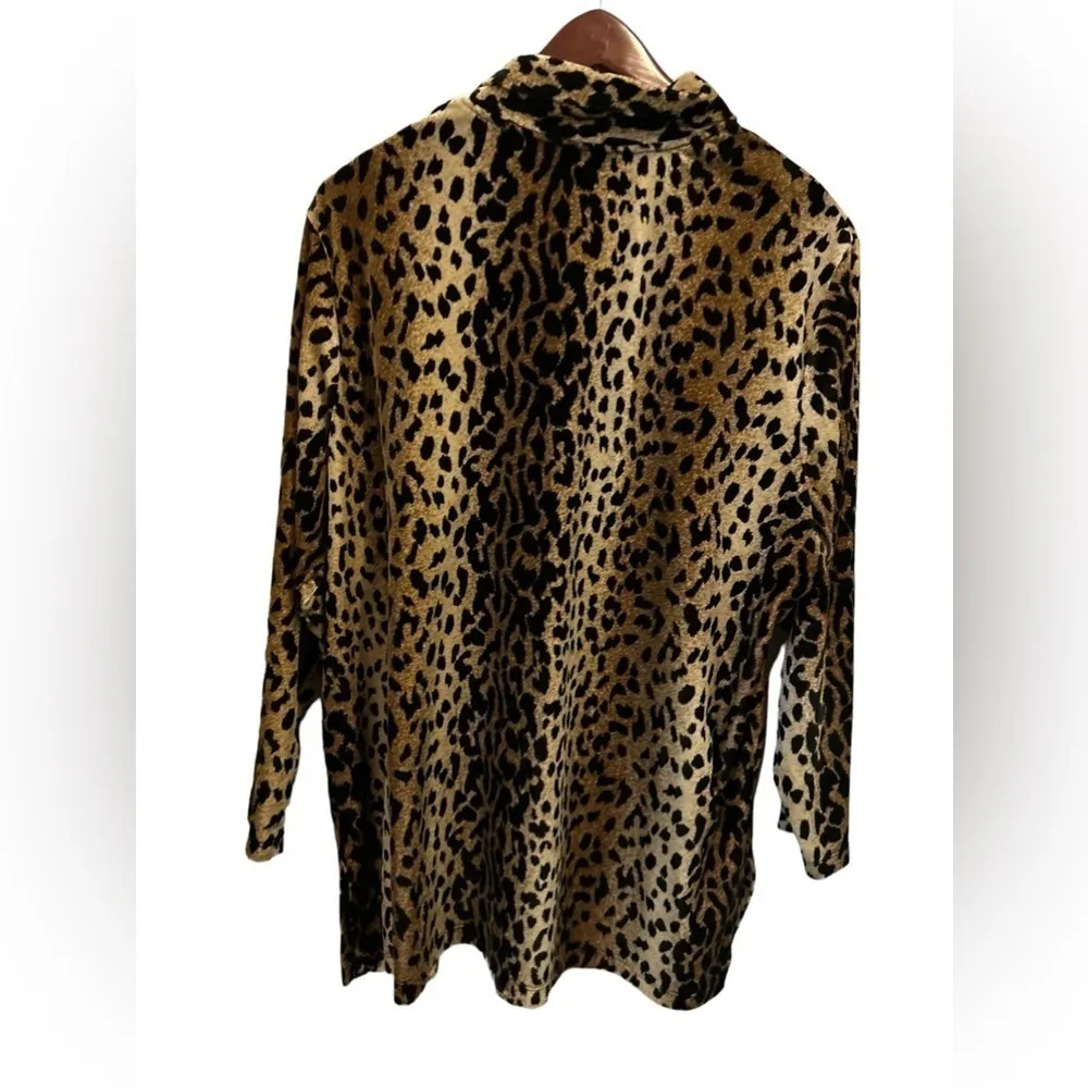 Impressions Lifestyle‎ long sleeve leopard print velvet shirt - Image 4