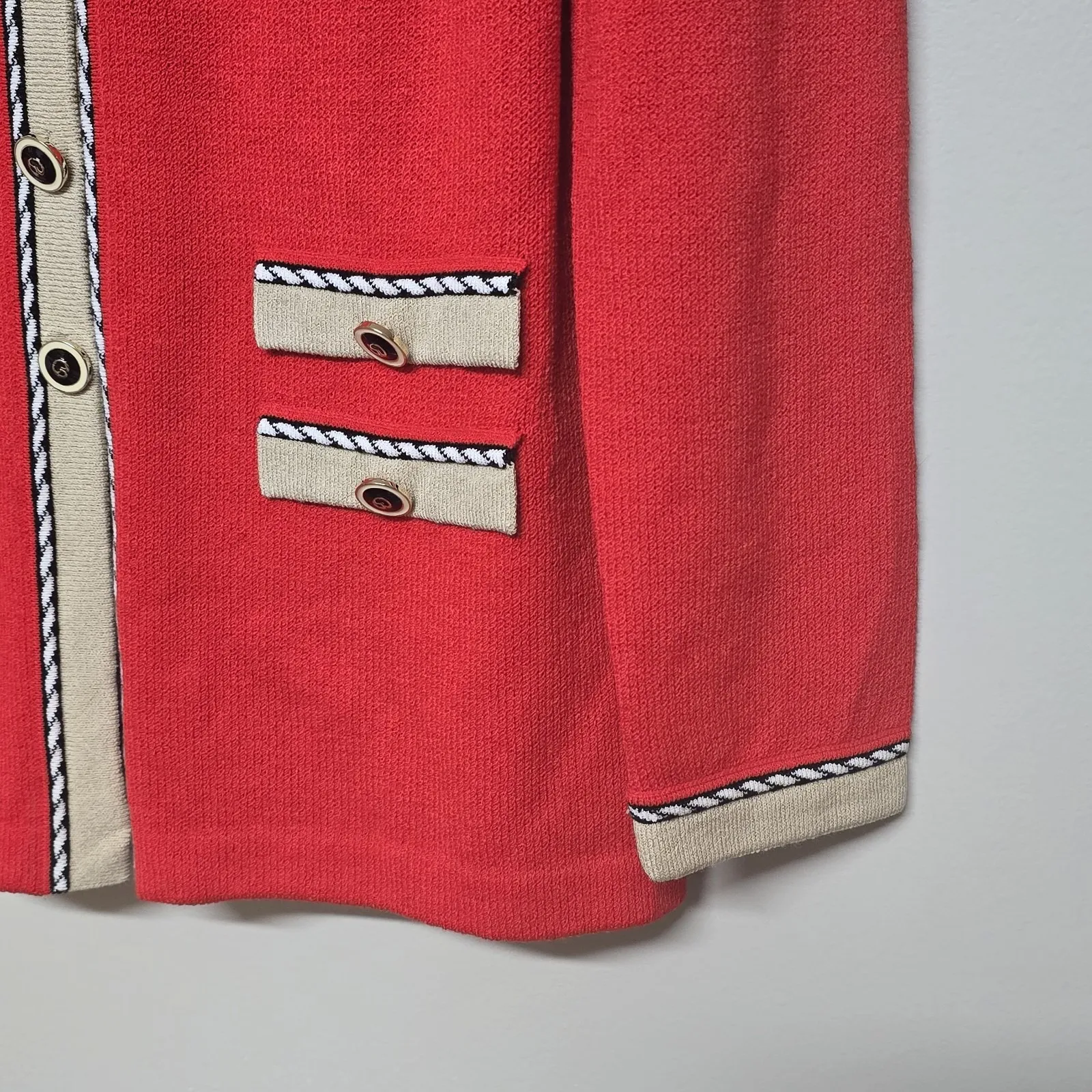 St. John‎ Collection by Marie Gray Red Knit Blazer Jacket Sz 6 Gold Button Flaw - Image 5