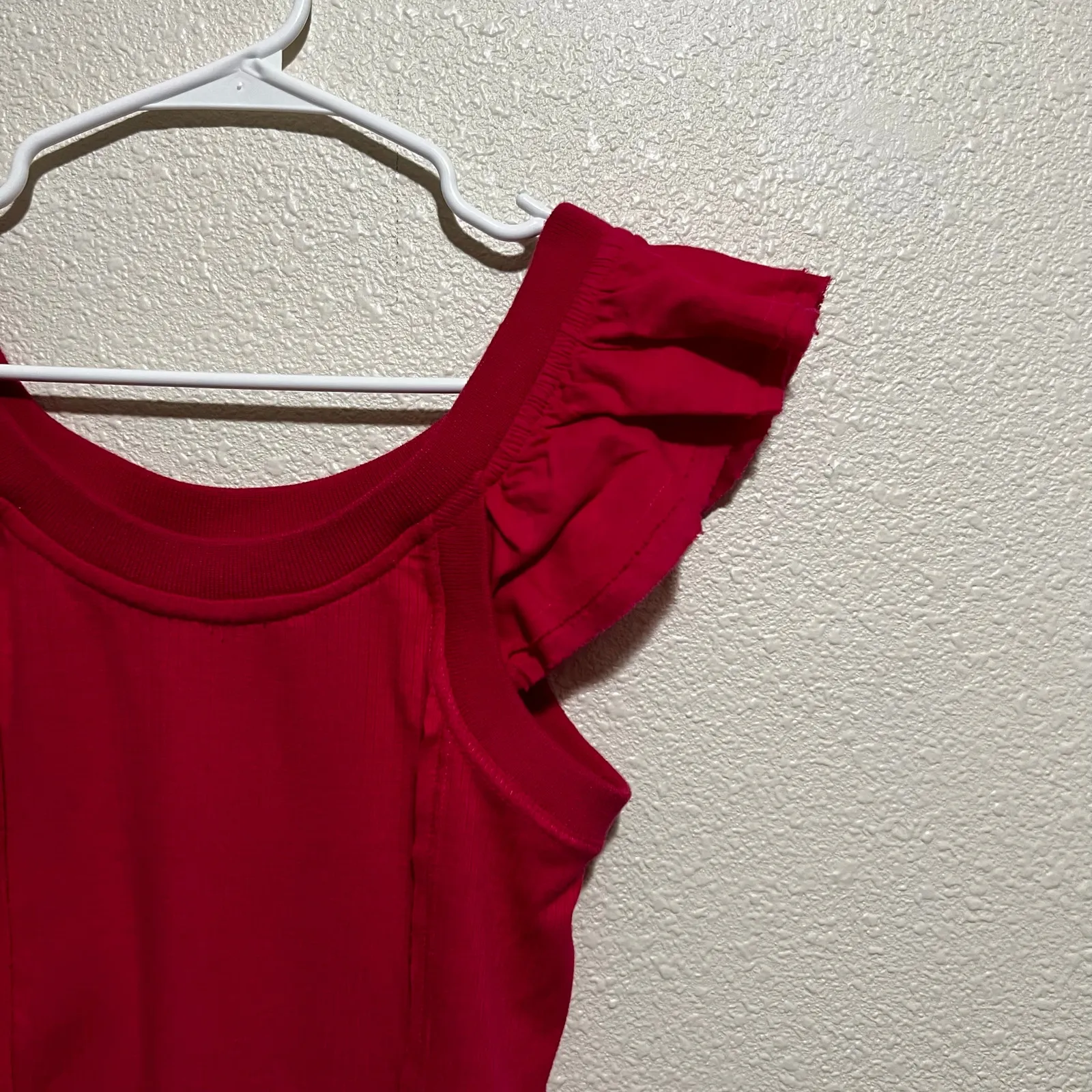 Pilcro | Anthro hot pink ruffle cropped Flutter Sleeve Sport tank top NEW XS - Image 4