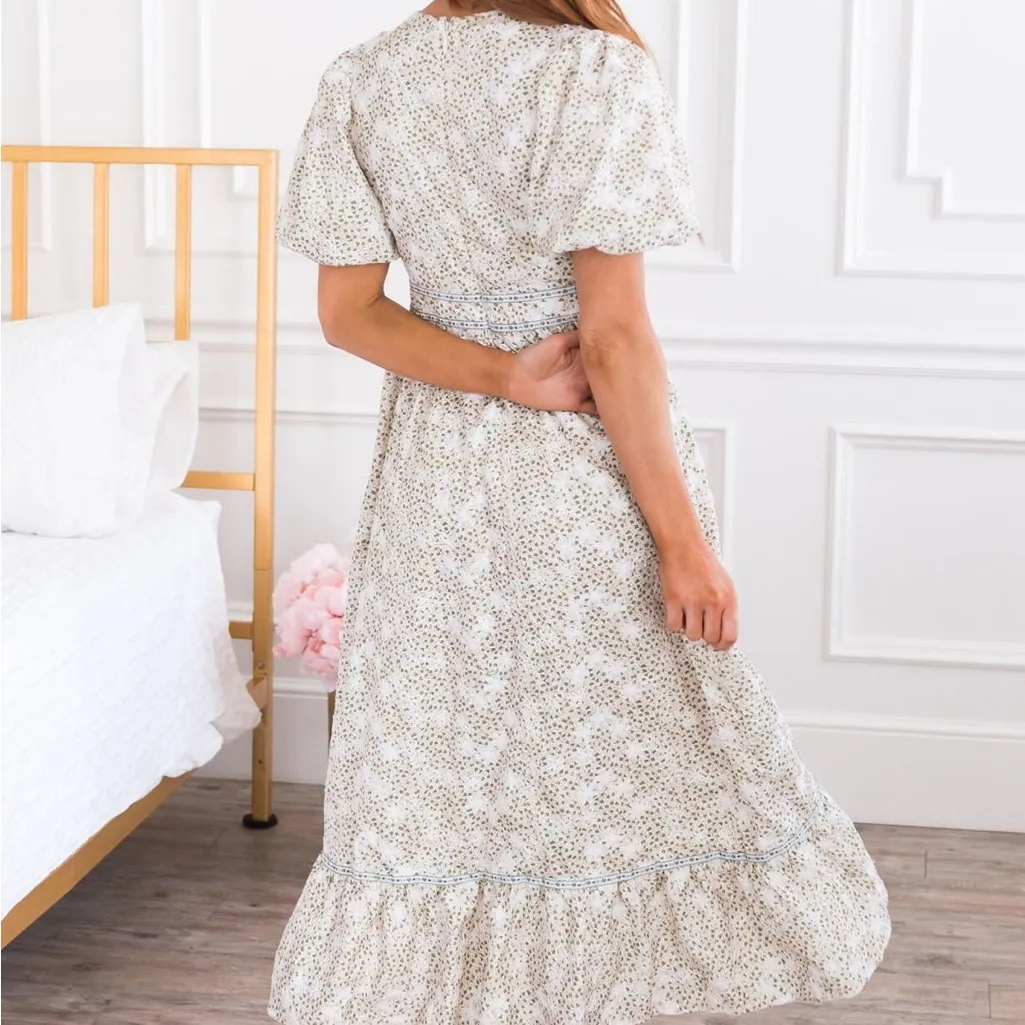 Small NeeSee's Dress Just Me  
Puffy Sleeves embroidery all overt with lining - Image 5