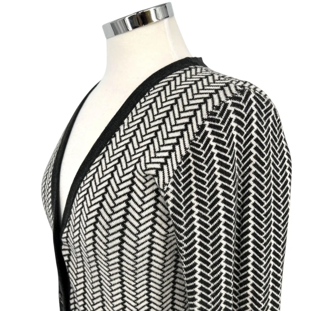 Margaret OLeary Chevron Black White V-Neck Button Cardigan Sweater Size Medium - Image 4