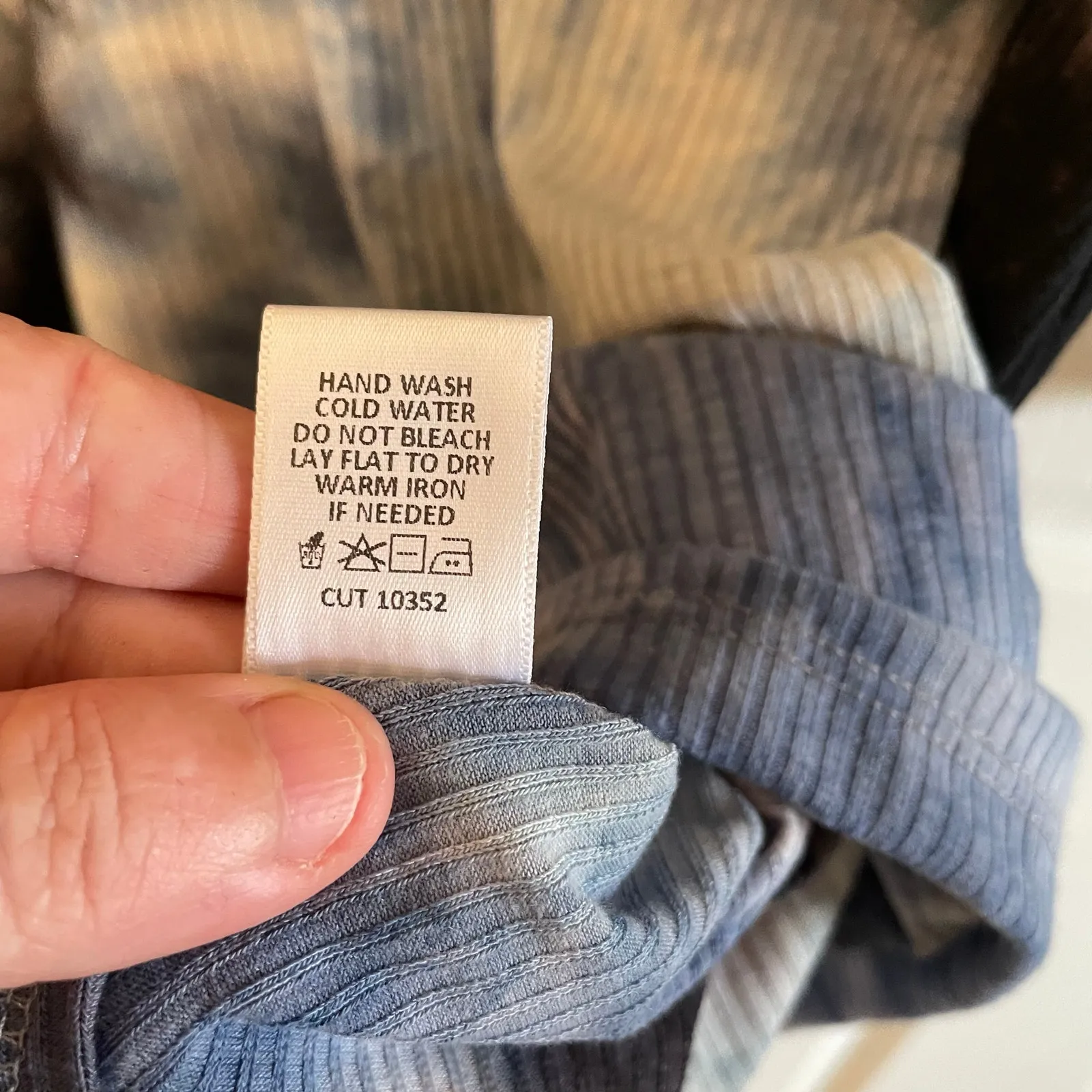 NWT Ke•Ned•ik tie dye knit dress navy size Large Blue - Image 9