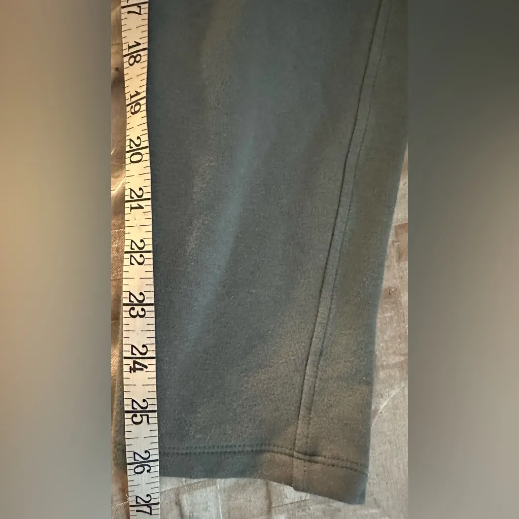 ALALA Vail Large Sweatshirt And Medium Joggers - Image 15