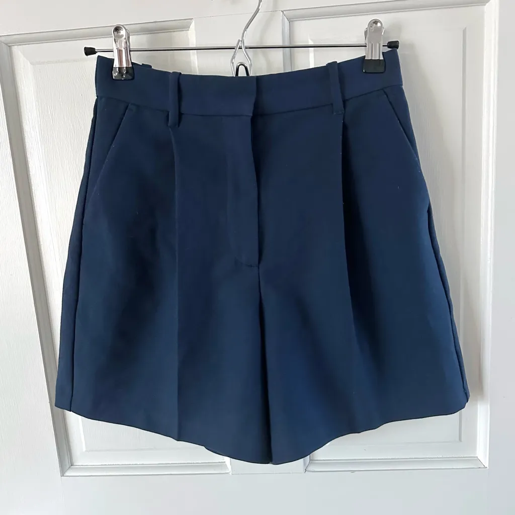 Abercrombie & Fitch Ultra High Rise Tailored Pleated Shorts Navy Blue Size XS - Image 4