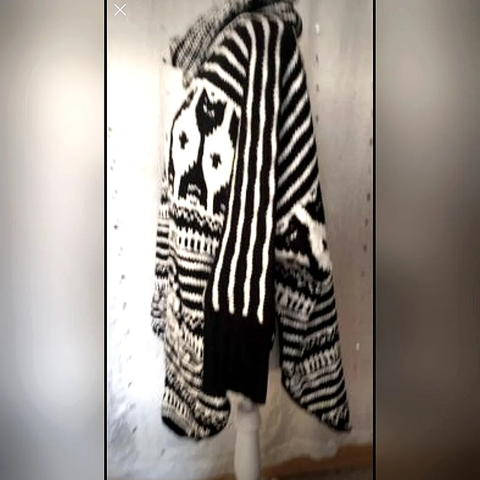 The Limited nwot thick poncho med - Image 4