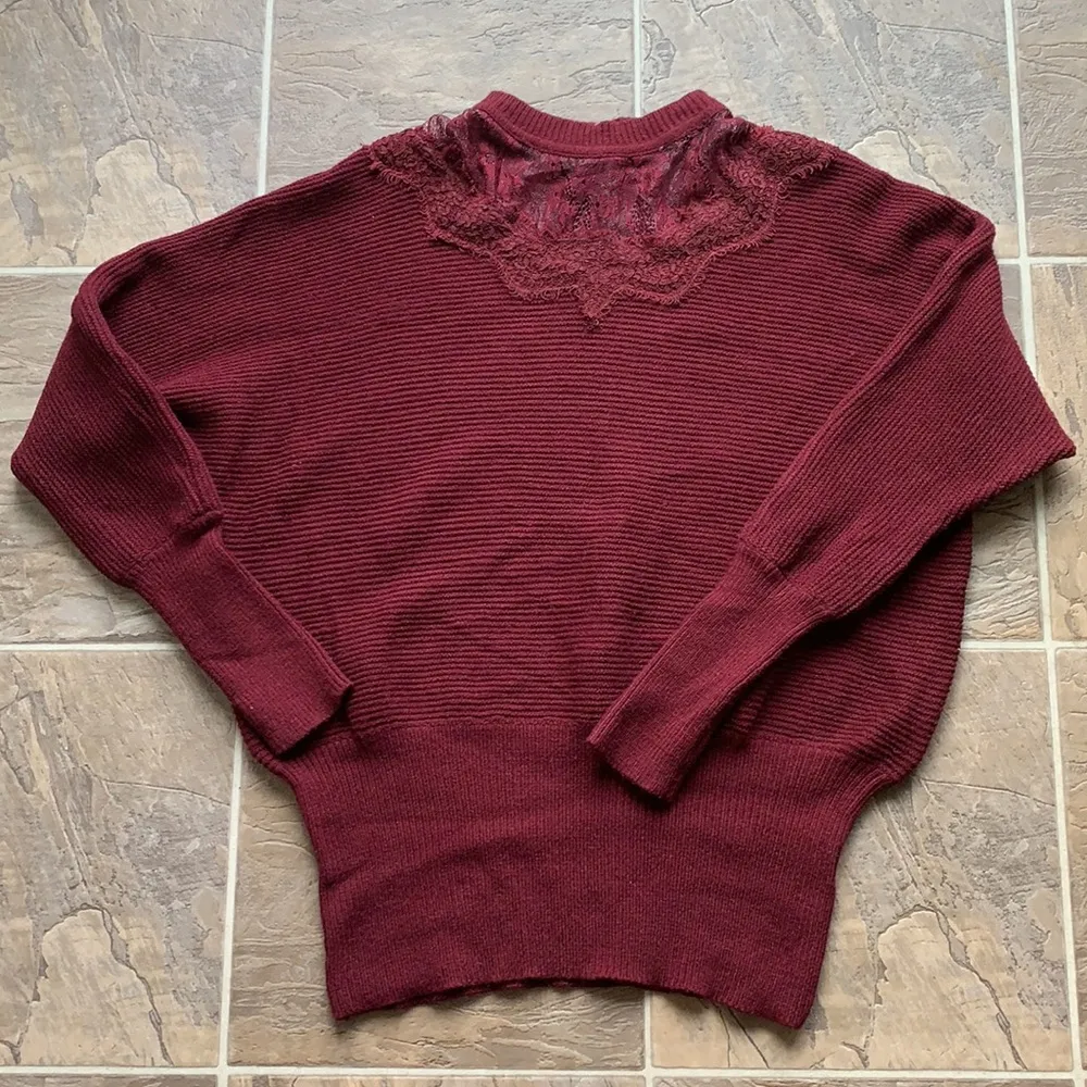 Suzanne Betro Lace Collar Burgundy Sweater Size L/XL NWT - Image 11