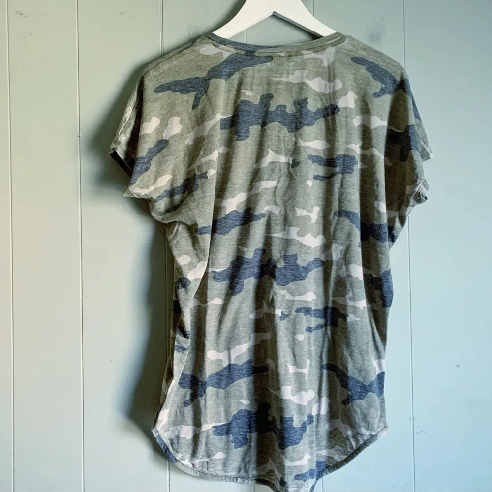 EXPRESS Camo Vneck Cap Sleeve HiLo Knit Tunic Top - Image 3