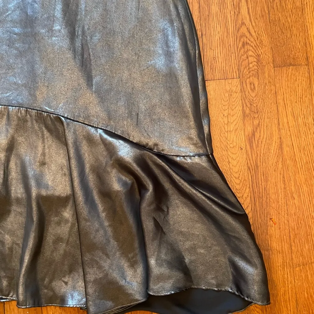 Who What Wear Liquid Silver Metallic Ruffled Event/Cocktail Dress - Medium - Image 16