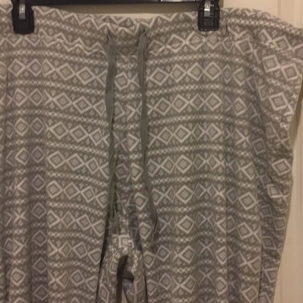 Grey and white aztec fleece drawstring pants - Image 2