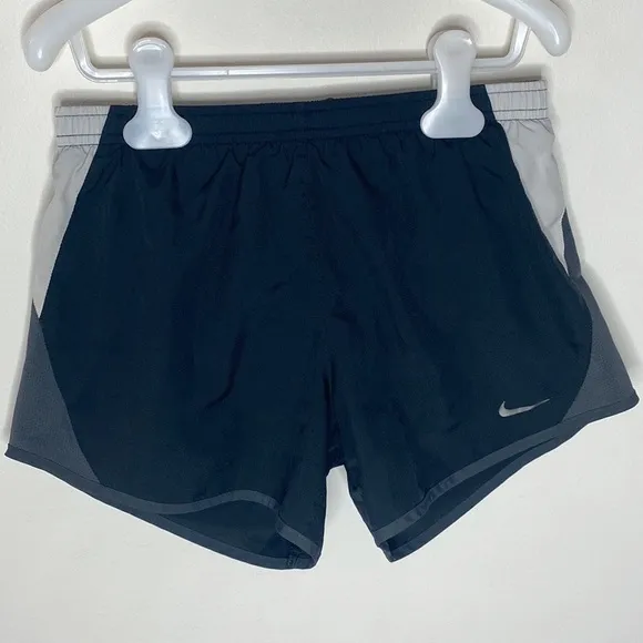 Nike mesh insert lined colorblock running shorts size XS - Image 4