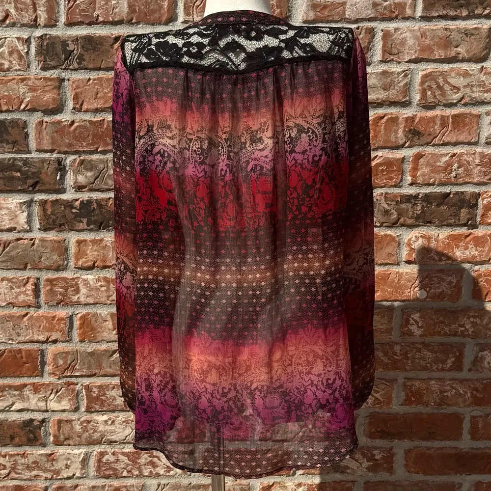 Figuroa & Flower long sleeved ombré semisheer abstract patterned top / L / EUC Red Size L - Image 4