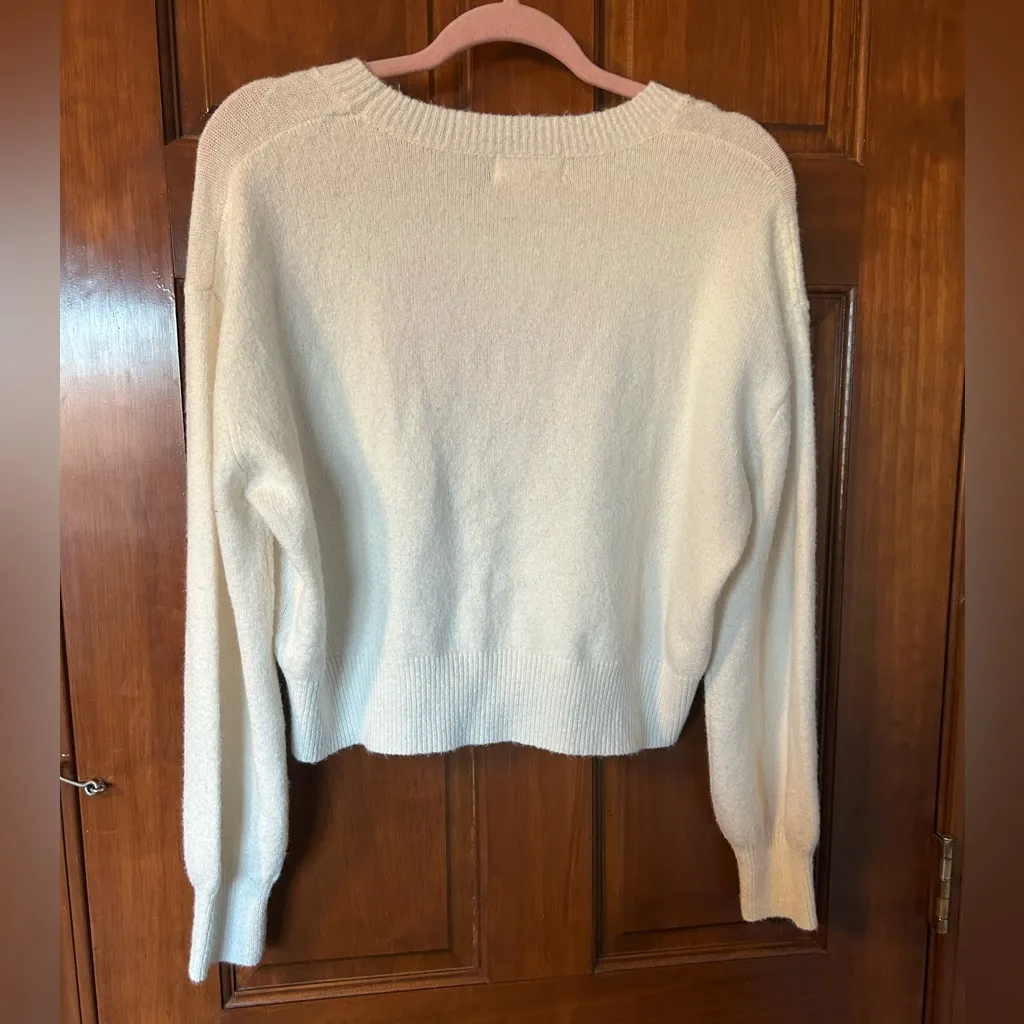Jessica Simpson Soft Sweater Size Medium - Image 3