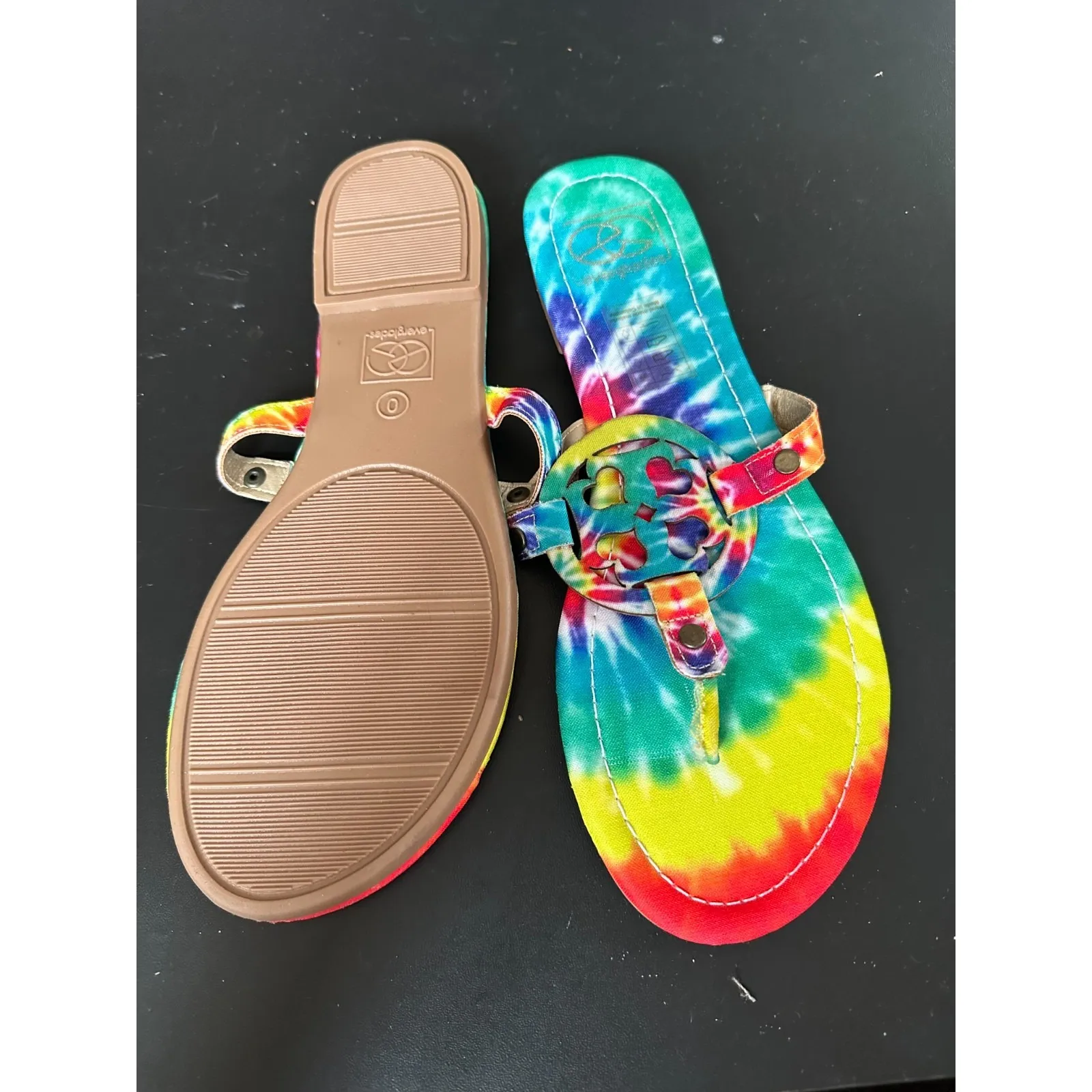 Everglades Rainbow Patterned Flip Flops in 10 NWOB - Image 2