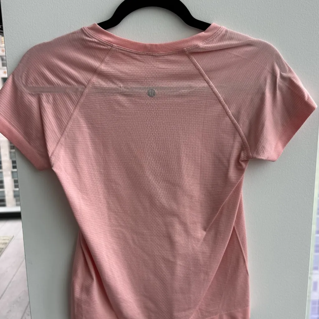 Lululemon swiftly tech SS race length size 6 - Image 2