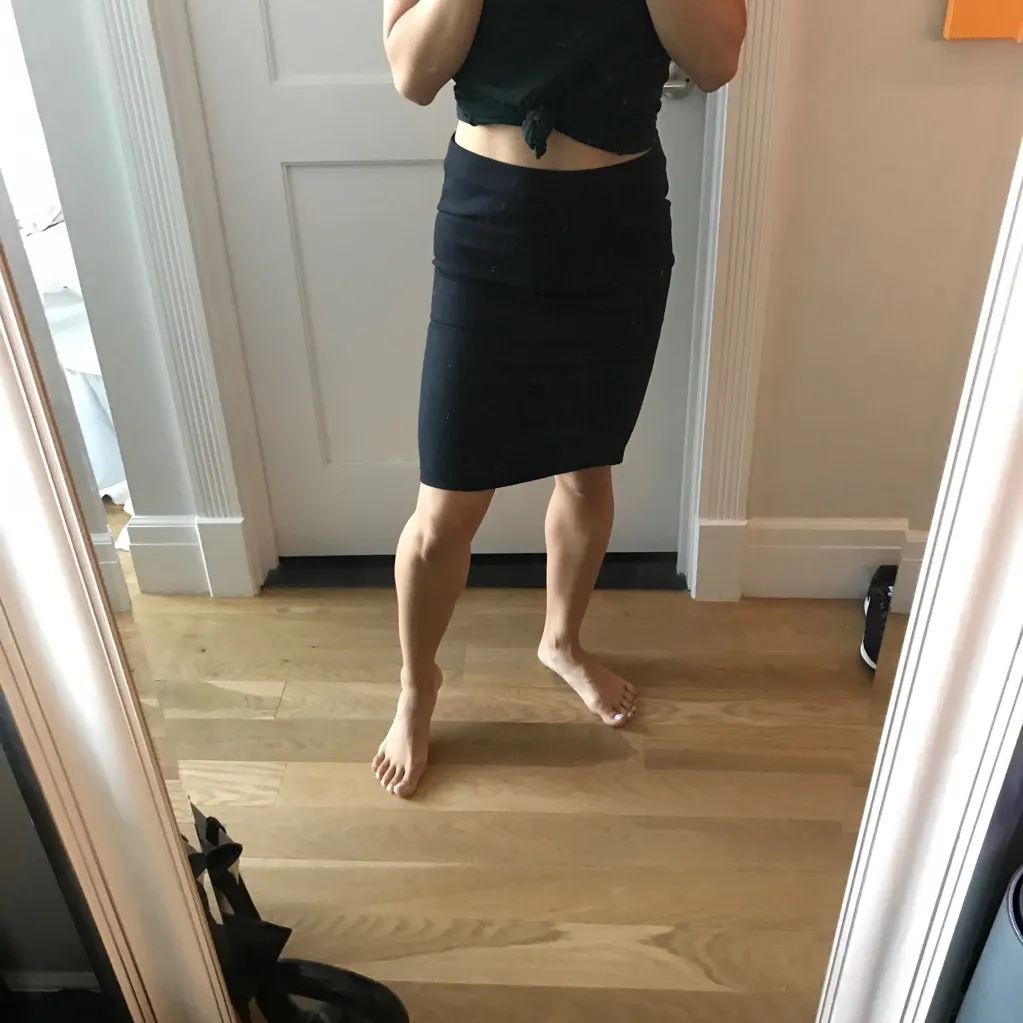 Benetton Navy pencil skirt - size 38 - Image 4