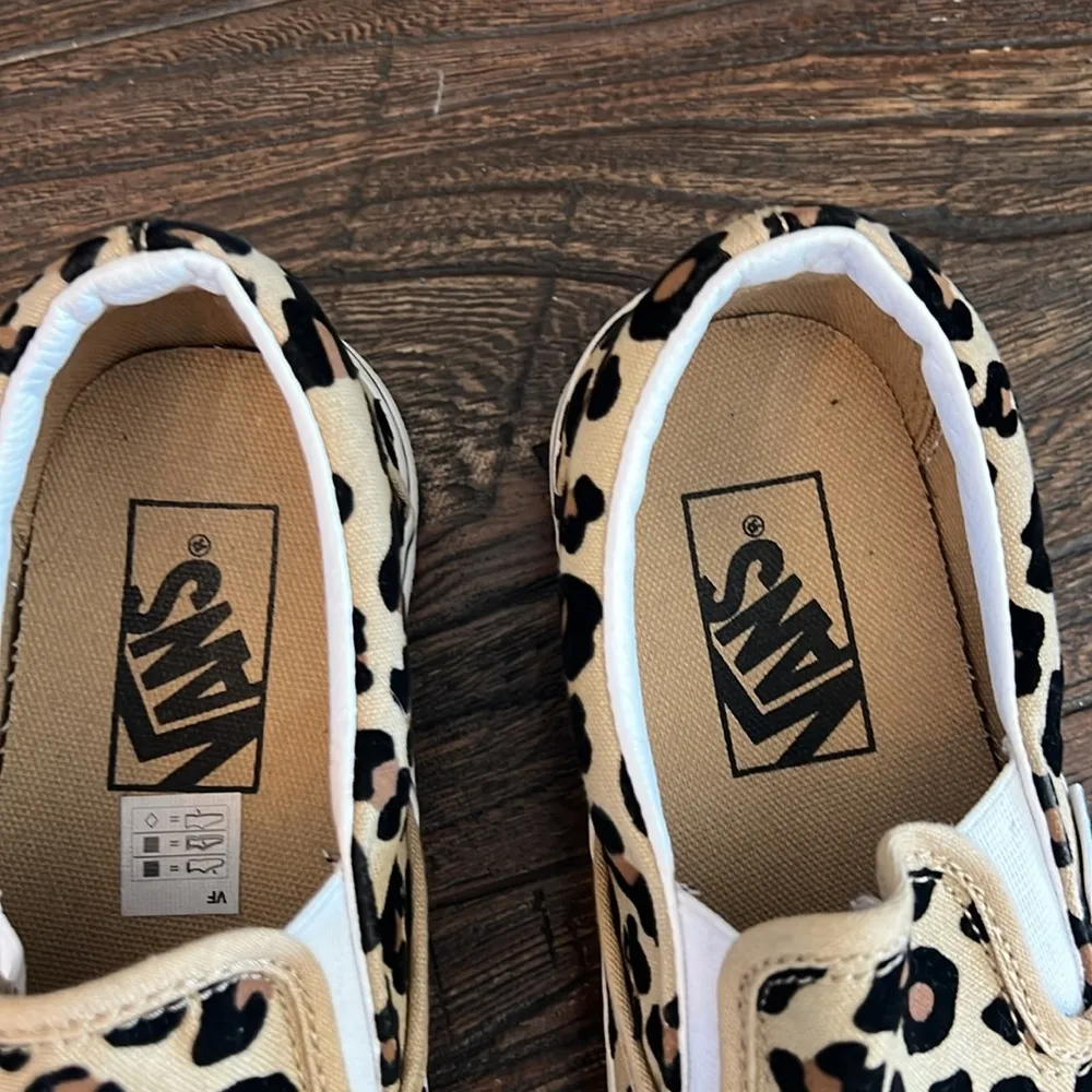 Vans Unisex Classic Slip On Leopard print Men’s size 4 Women’s Size 5 1/2 - Image 5