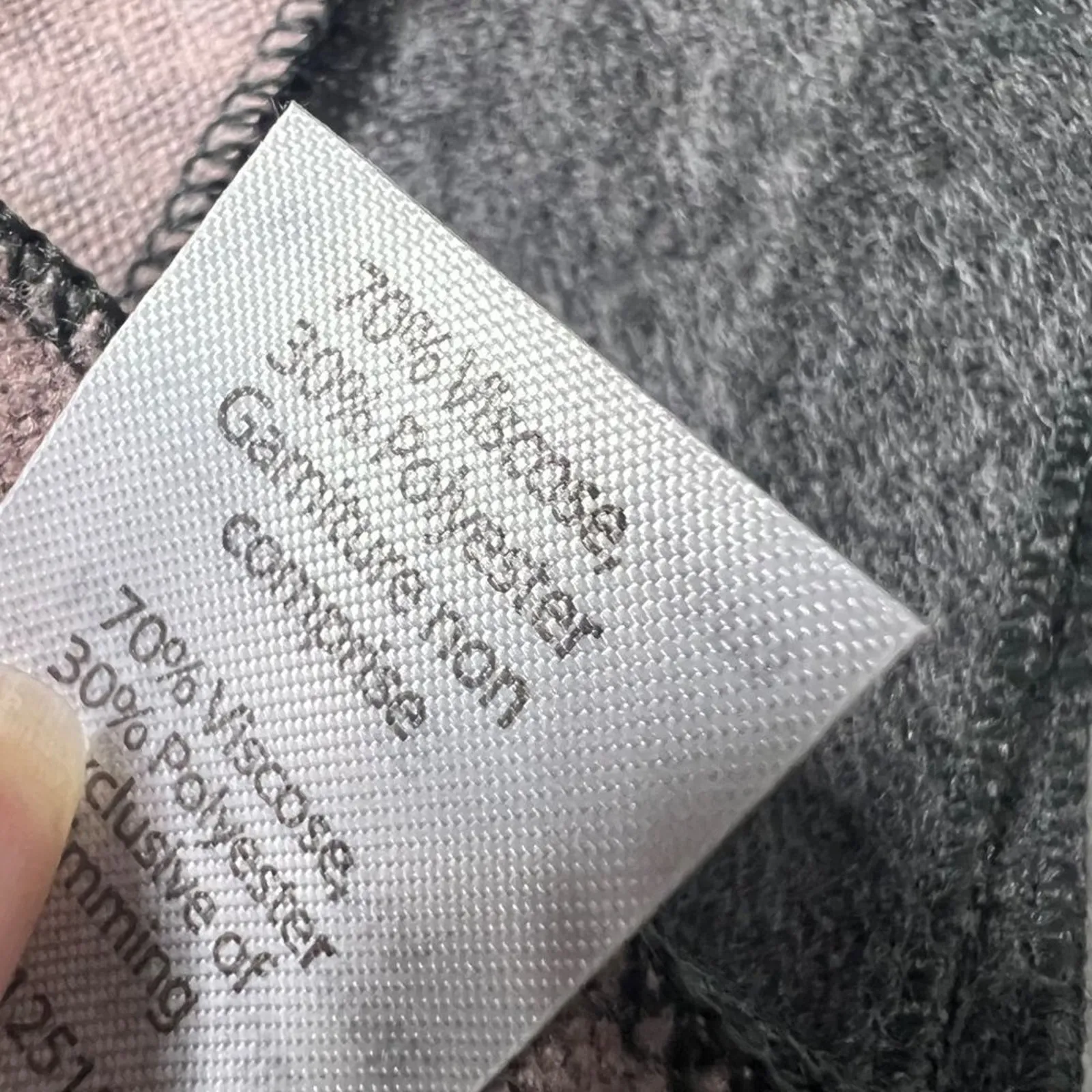 SOIA & Kyo Larisa Scarf Wrap Shawl in Rose and Charcoal Gray Blanket Scarf - Image 10