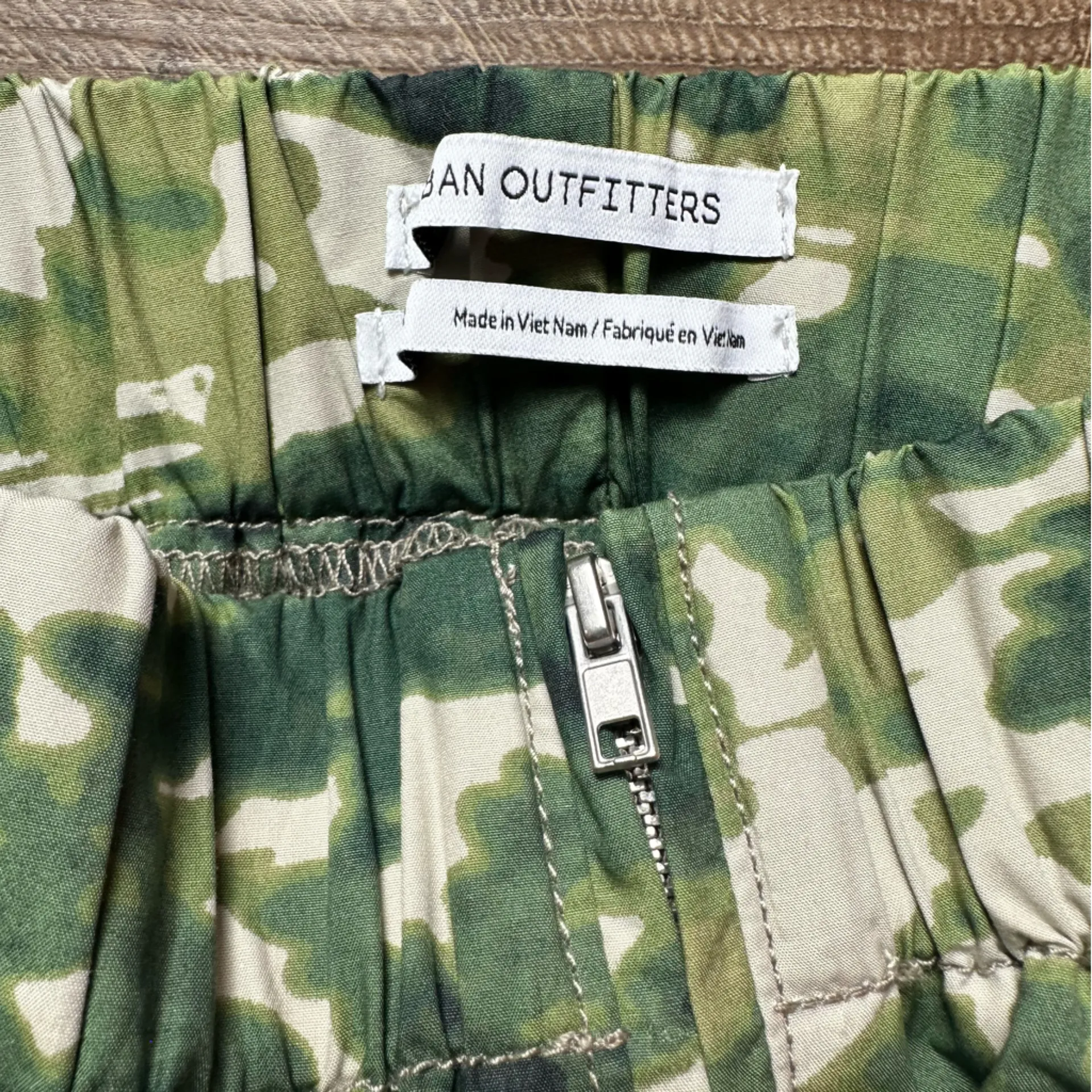 Green camo print straight leg trousers - Image 7