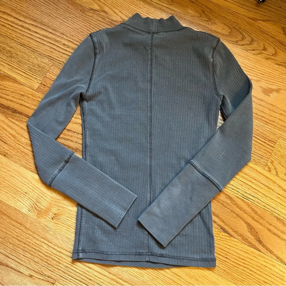 Intimately free people gray ribbed long sleeve shirt size XS - Image 2